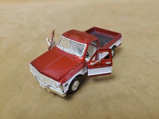 Diecast 1972 Chevrolet Cheyenne Pickup Truck 1:32 Scale Red WELLY 5