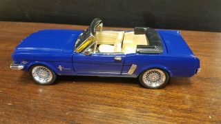1965 Ford Mustang Convertible Ss7711 Scale 1/24 Diecast Model Car Blue