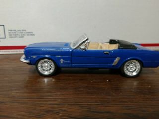 ☆☆1965 Ford Mustang Convertible Ss7711 Scale 1/24 Diecast Model Car.  Blue