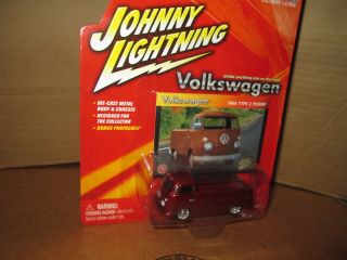 Johnny Lightning 1966 Type 2 pickup truck Volkswagen VW 1:64 red 2