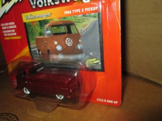 Johnny Lightning 1966 Type 2 pickup truck Volkswagen VW 1:64 red 3