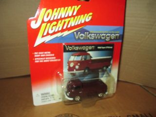 Johnny Lightning 1966 Type 2 pickup truck Volkswagen VW 1:64 red 4
