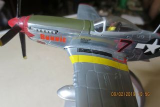 CORGI AVIATION ARCHIVE BOMBER BUNNIE P - 51 MUSTANG ESCORT FIGHTER JET 2