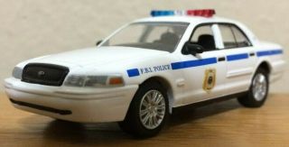 Greenlight Hot Pursuit Series 10 Fbi Police 2011 Ford Crown Victoria 1:64 Model