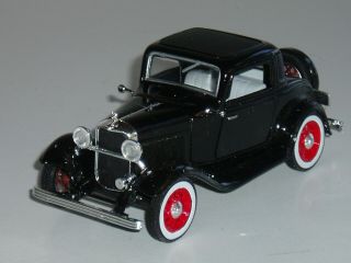 National Motor Museum 1:32 Diecast Black 1932 Ford Model A Coupe
