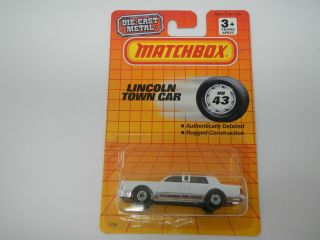Matchbox Lincoln Town Car White Mb43