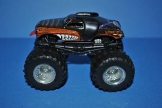 Hot Wheels Monster Truck 1/64 Scale Monster Mutt