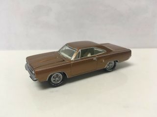 1970 70 Plymouth Road Runner Collectible 1/64 Scale Diecast Diorama Model 4