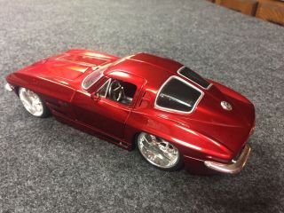 Jada 1963 Red Chevy Corvette Sting Ray Coupe Diecast Car Chevrolet 1/24 M 2