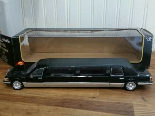Superior 1996 Lincoln Town Car Stretch Limousine,  Ford Motor Co.  Ss0901w