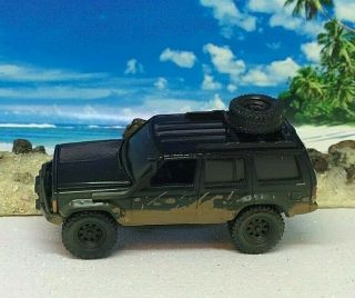 Johnny - Lightning 1/64 {dirty} Realistic Jeep Cherokee Off - Road Diorama