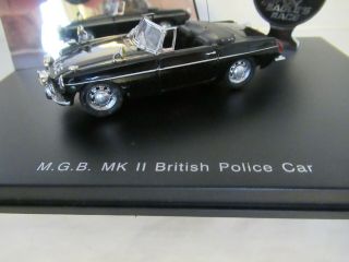 UNIVERSAL HOBBIES/EAGLE M.  G.  B.  MK II BRITISH POLICE CAR SCALE 1:43 No.  1064 2