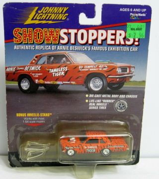Johnny Lightning Show Stoppers Tameless Tiger 1963 Pontiac Tempest 1:64 Scale