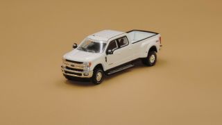 1/64 Dcp/greenlight White Ford F350 Dually Pick Up Truck No Box