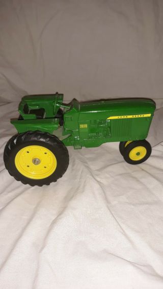 Ertl John Deere 3010 1/16 Tractor. 3