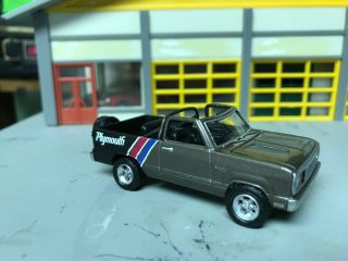 1/64 71 Plymouth Trail Duster 4x4 Suv Topless/gray - Satin Blk/blk Int/rubber Tire