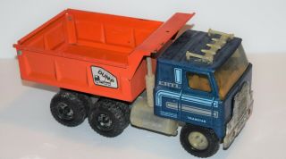 Ertl International 1/16 Dump Truck With Hydraulic Automatic Dump Bed Made In Usa