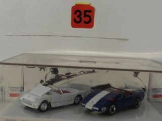 100 Hot Wheels Corvette - 2 Car Pack
