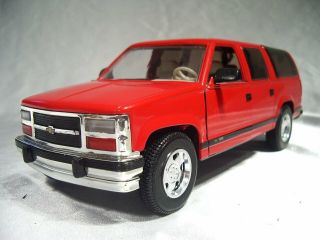 1993 Chevrolet Suburban Die Cast Car - 1/24 Scale By Sunnyside Ss 9601 Red