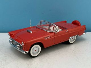 1:24 Danbury 1956 Ford Thunderbird Convertible In Red Read