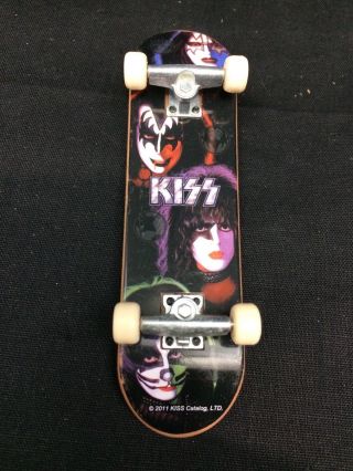 Global Manufacturing Kiss Mini Skateboard Fingerboard Euc Barely If Ever