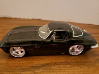 1963 Chevy Corvette Stingray Coupe 1/24 Black