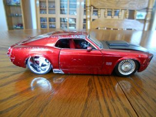 Jada 1:24 Scale 1970 Ford Mustang Boss 429 Nitrous Car,  Tub City Blood Red,