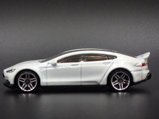 Tesla Model S Rare 1:64 Limited Collectible Diorama Diecast Model Car