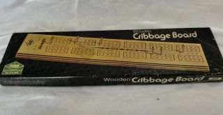 Vintage 1974 Milton Bradley/ Lowe Wooden Cribbage Board 1503 W/ 6 Metal Pegs