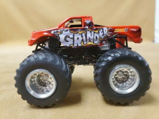 Hot Wheels Monster Jam 1:64 Scale Grinder Monster Truck