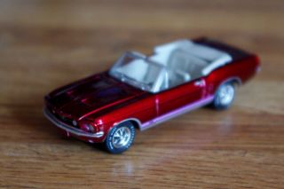 1967 Ford Mustang Gt Convertable County Roads Series - 1:64 Loose
