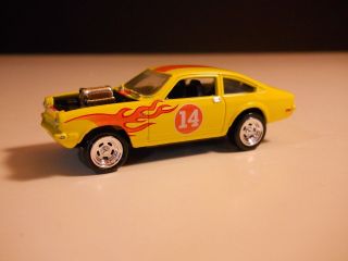 Johnny Lightning - 1/64 - 1973 Chevy Vega Gt - Yellow - " Loose " Adult Own -