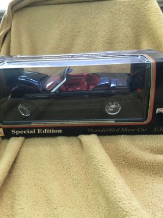 Maisto Special Edition Thunderbird Show Car 1:18 Die - Cast Model 31866
