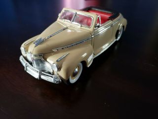 Welly 1941 Chevrolet Special Deluxe Tan Convertible 1:24 Scale Diecast Toy Car