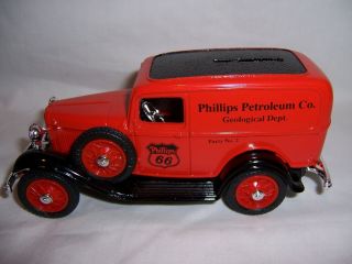Phillips 66 Petroleum Co 1932 Ford Powder Truck Bank by ERTL 4
