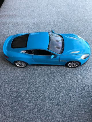 Welly 1:24 Aston Martin Vanquish Blue Diecast Model Sports Racing Car Toy BOXED 3