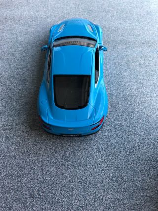 Welly 1:24 Aston Martin Vanquish Blue Diecast Model Sports Racing Car Toy BOXED 4