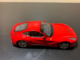 Maisto 1/24 Scale Ferrari F12 Berinetta