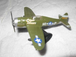 Maisto P - 47d Thunderbolt Die Cast Plane With Stand Cripes A 