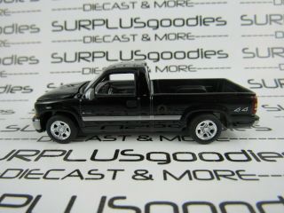 Johnny Lightning 1:64 Loose Black 2000 Chevrolet Silverado 1500 Pickup Truck