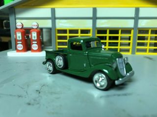 1/64 1934 Ford Pickup/forest Green/blk Int /flathead V8/chrome Wire Wheels