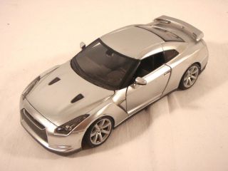 Maisto 1/24 Silver 2009 Nissan Gt - R Model Car Toy