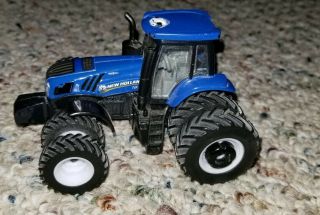ERTL Holland Tractor 1:64 T8 390 Blue toy Collectible 2