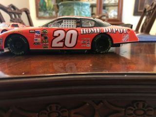 1:24 Scale Action Elite Tony Stewart 20 The Home Depot 2007 Monte Carlo Ss