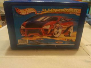2001 Hot Wheels 24 Car Carry Case.  Has A Little Crease In Front