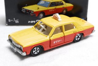 Tomica Reprint Black Box 110 Toyota Crown Taxi 1/65 Scale Toy Car