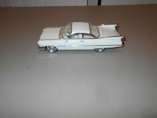 Jada 1959 Cadillac Deville 1:24 Scale Diecast Car