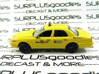 Greenlight 1:64 Scale Loose Collectible 2011 Ford Crown Victoria Nyc Taxi Cab