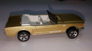 Hot Wheels 65 Mustang Convertible Gold White Int Tint Window - Malaysia 1983