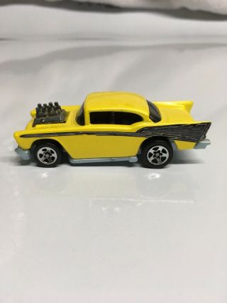 Hot Wheels ' 57 Chevy Chevrolet 1976 Yellow Made in Malaysia 2